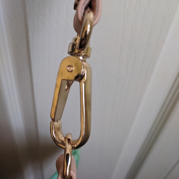 Free 🆓 W Bundle - Green marble tie dye wristlet clutch pouch, NEW - Picture 4 of 10